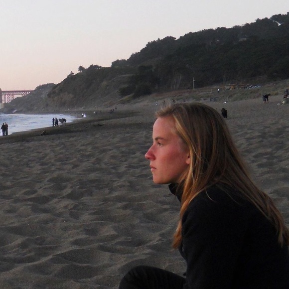 Meet your Posher, Ashlee - Picture 1 of 1